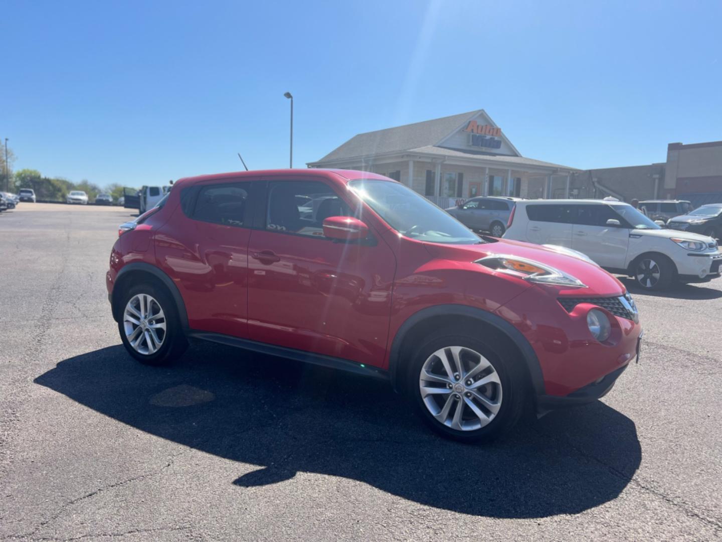 2015 RED Nissan Juke S FWD (JN8AF5MR3FT) with an 1.6L L4 DOHC 16V engine, Continuously Variable Transmission transmission, located at 420 I-35E, Lancaster, TX, 75146, (469) 297-4144, 32.593929, -96.823685 - Photo#7